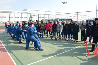 2018年3月8日，公司组织三八妇女节拔河比赛