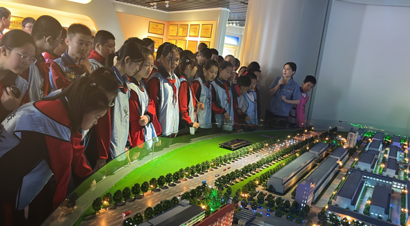 2023年10月17日区中小学师生到沙巴电竞造纸博物馆研学